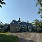 Caney Lodge